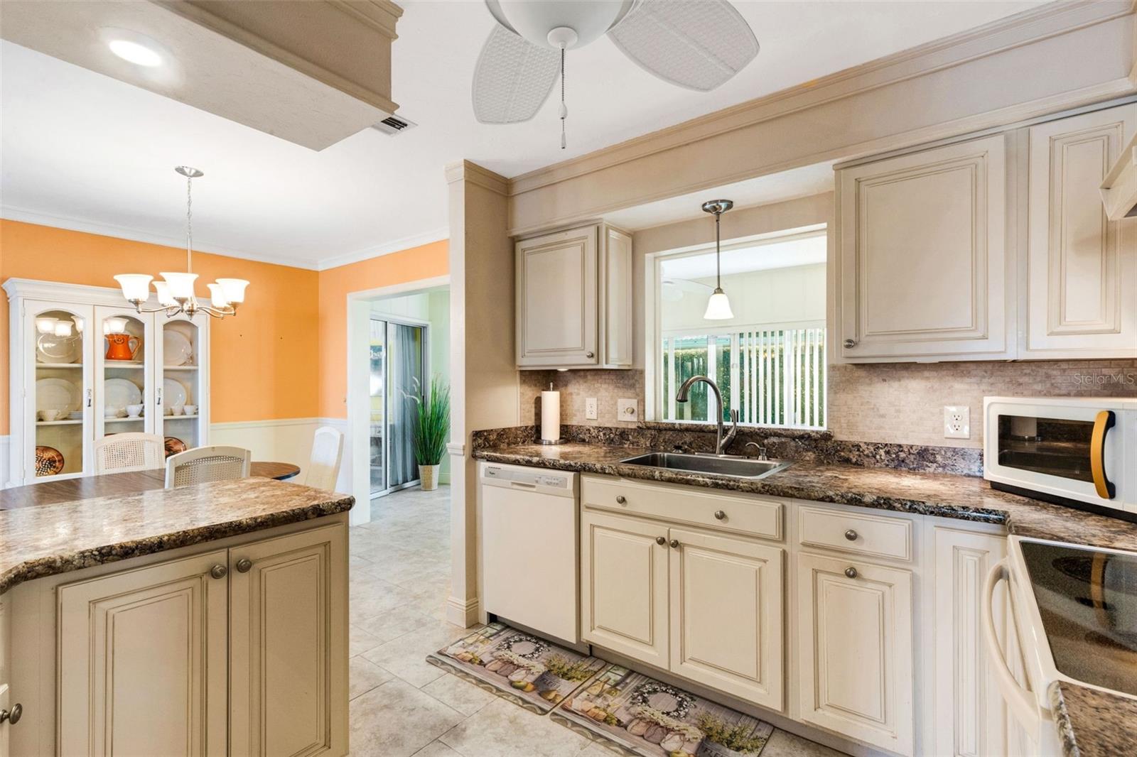 CIRCLE WOODS OF VENICE 1 - Residential