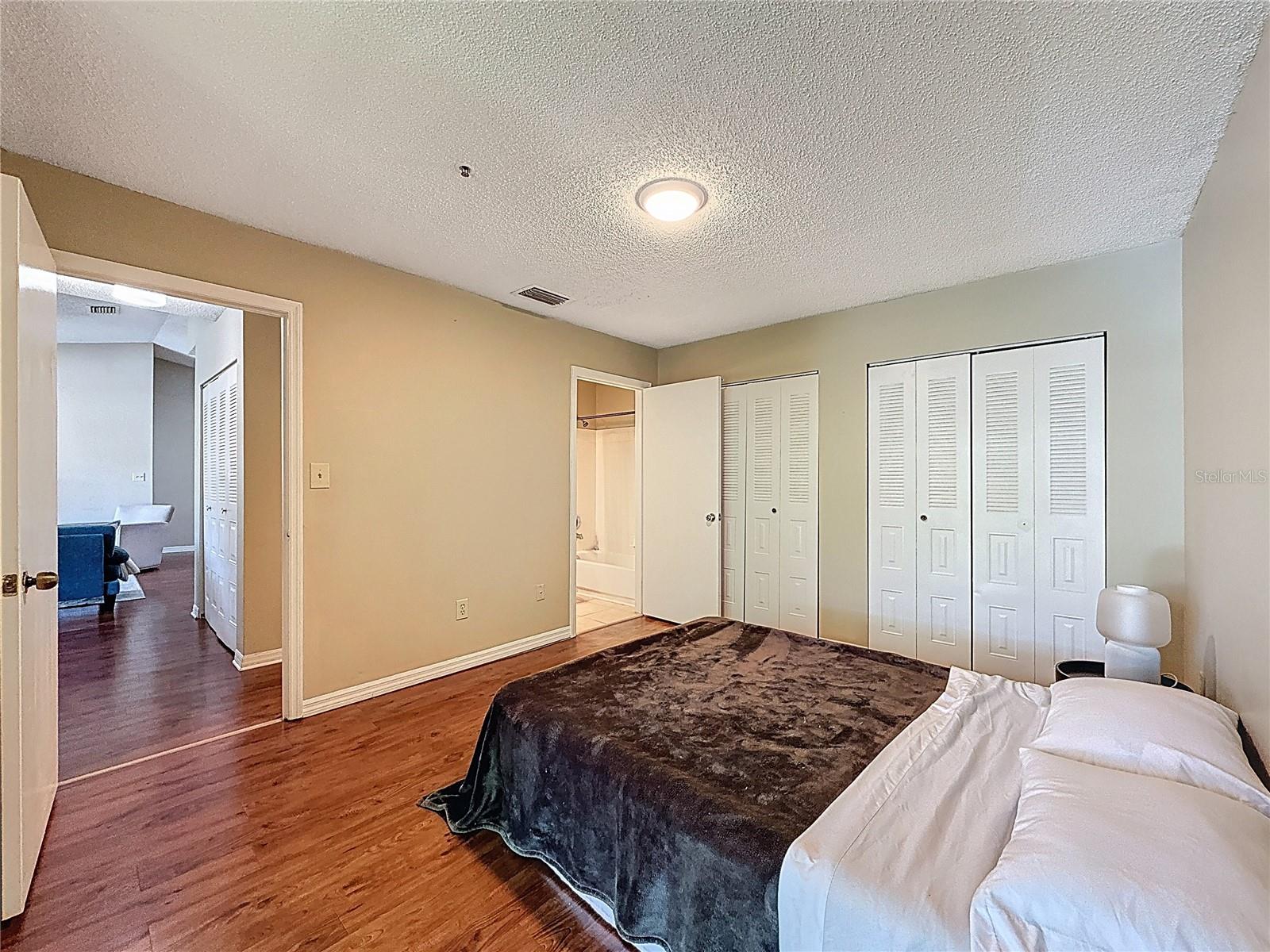 VINTAGE GRAND - Residential