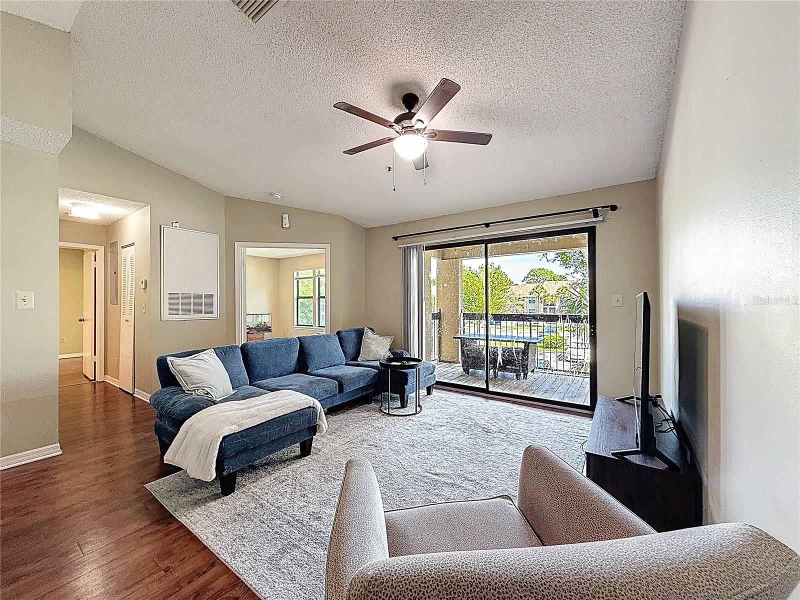 VINTAGE GRAND - Residential