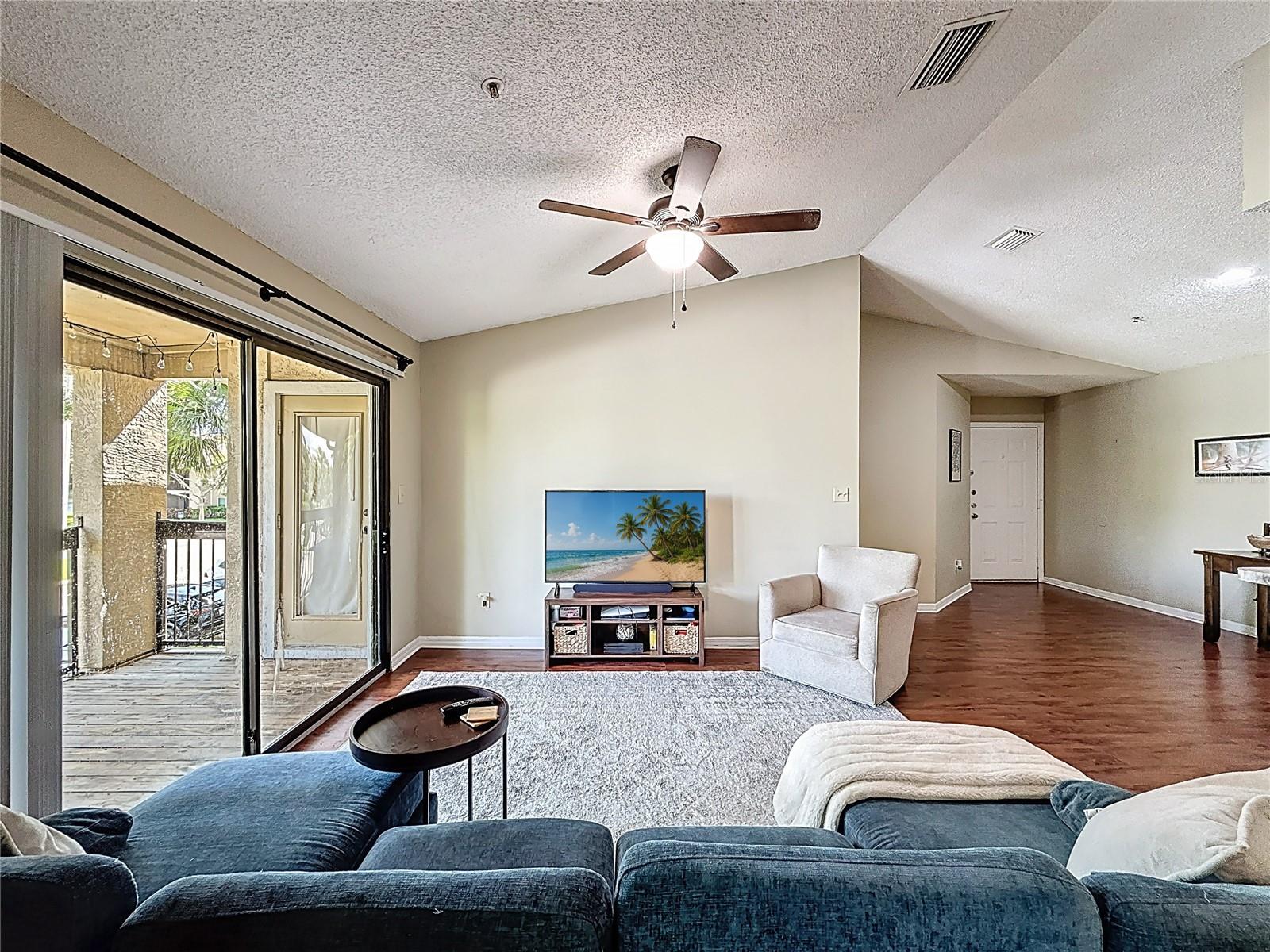 VINTAGE GRAND - Residential