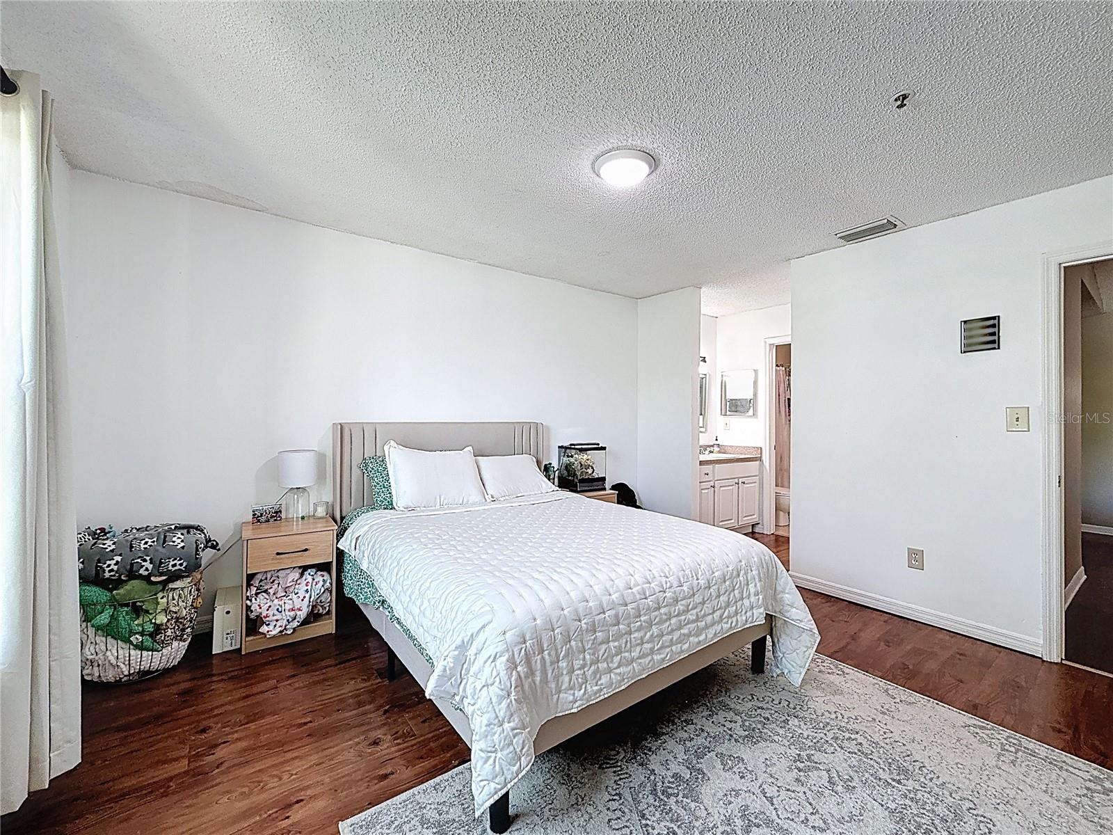 VINTAGE GRAND - Residential