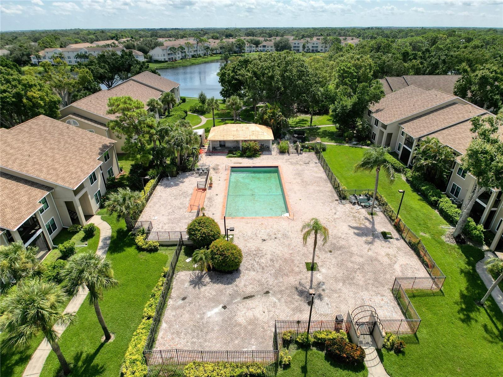 VINTAGE GRAND - Residential