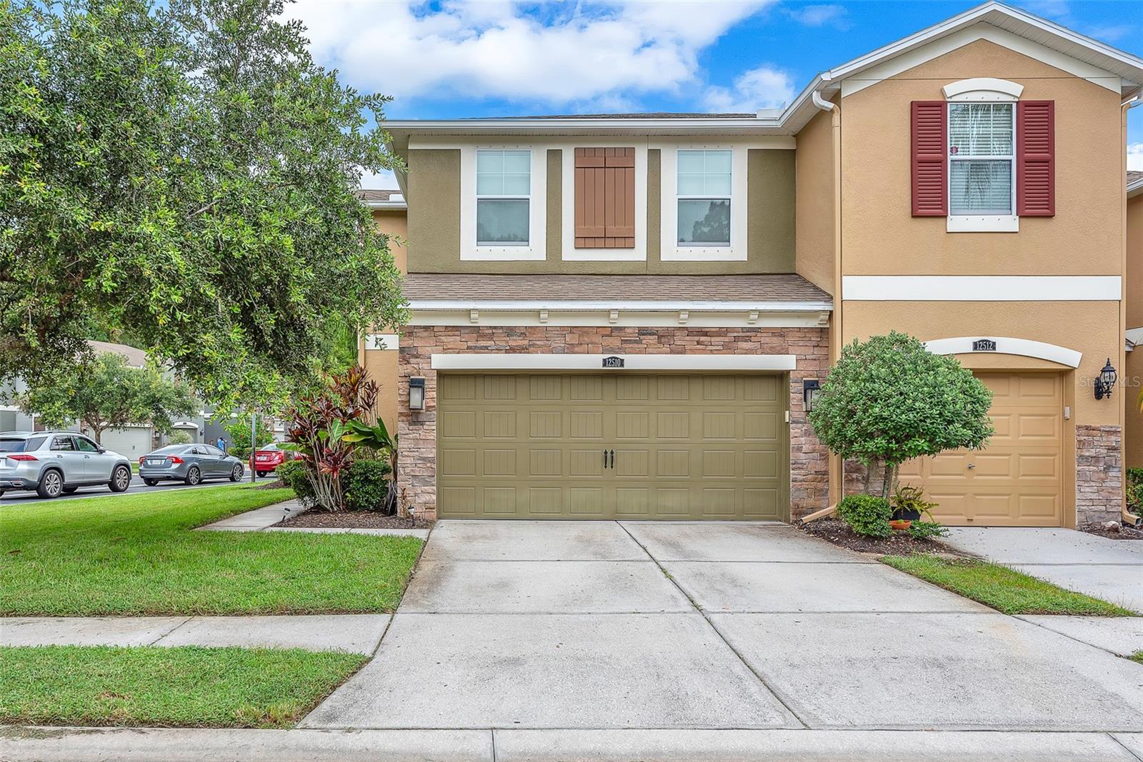 SELLER WILL HELP WITH CLOSING COSTS ~ Exceptional end-unit townhome in the gated South Hampton community offering maintenance-free living and an unbeatable location. This well-maintained home features 3 bedrooms, 2.5 bathrooms, a 1st-floor office/den, and a spacious 2nd-floor bonus room, perfect for a playroom, media space, or additional living area.
The upgraded kitchen boasts granite countertops, stainless steel appliances, 42” wood cabinetry, and a generous island—all appliances included. Beautiful flooring runs throughout the main level, and the interior and exterior have been freshly painted.
Relax on your screened, paver lanai overlooking the peaceful pond and manicured community grounds. Zoned for A-rated schools and conveniently located near top dining, shopping, beaches, and Tampa International Airport—this home truly has it all.
Enjoy the best of Florida living in one of Tampa’s most desirable communities.
Clean, move-in ready, and full of upgrades—this one won’t last!