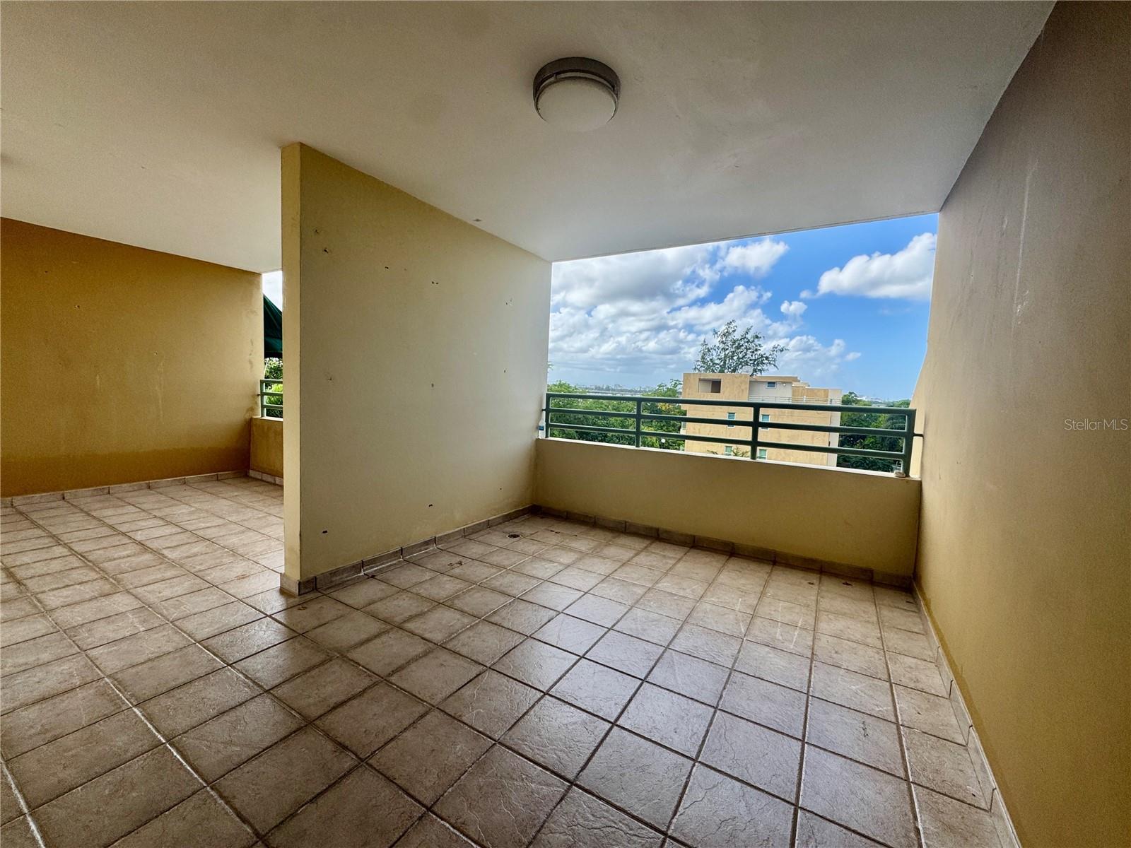 CAROLINA/ ISLA VERDE - Residential