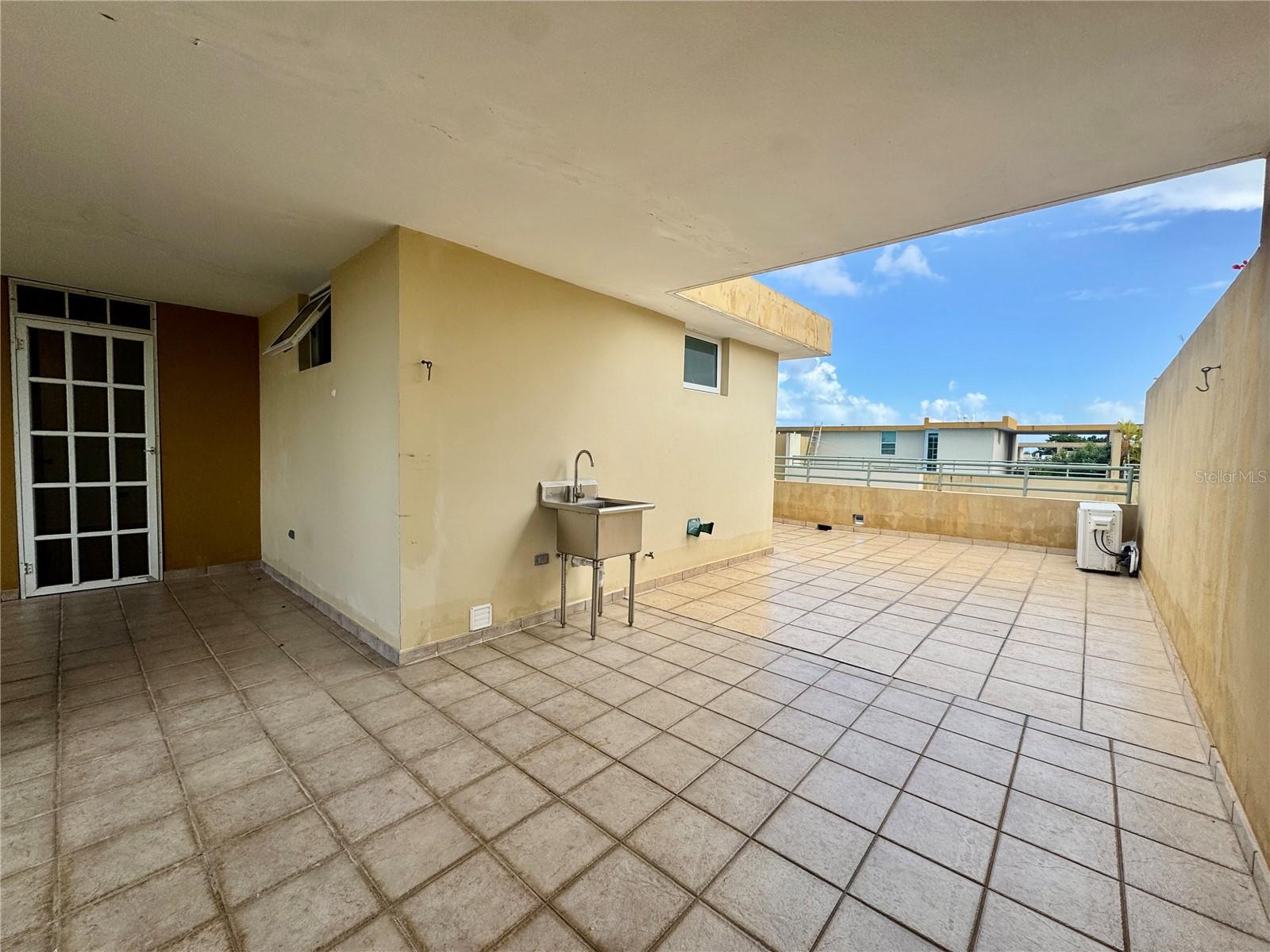 CAROLINA/ ISLA VERDE - Residential