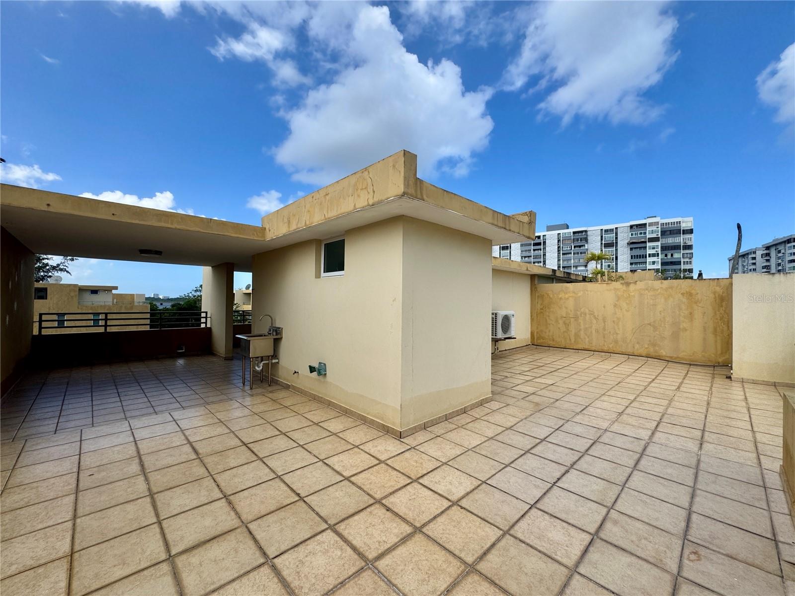 CAROLINA/ ISLA VERDE - Residential