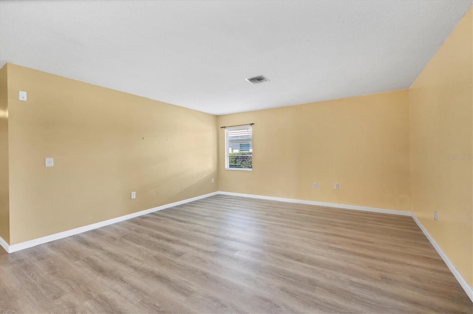 VILLAGE GREEN OF BRADENTON SECTION 5 - Residential