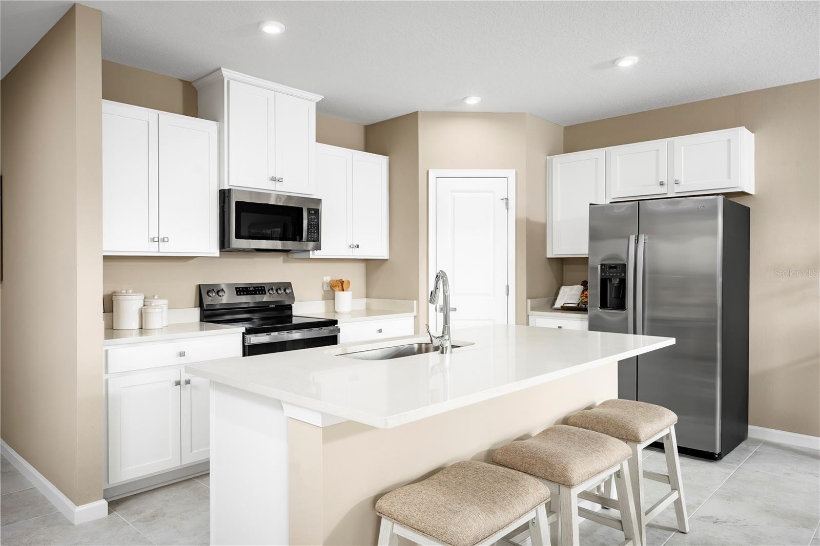 LAKESIDE PRESERVE - Residential