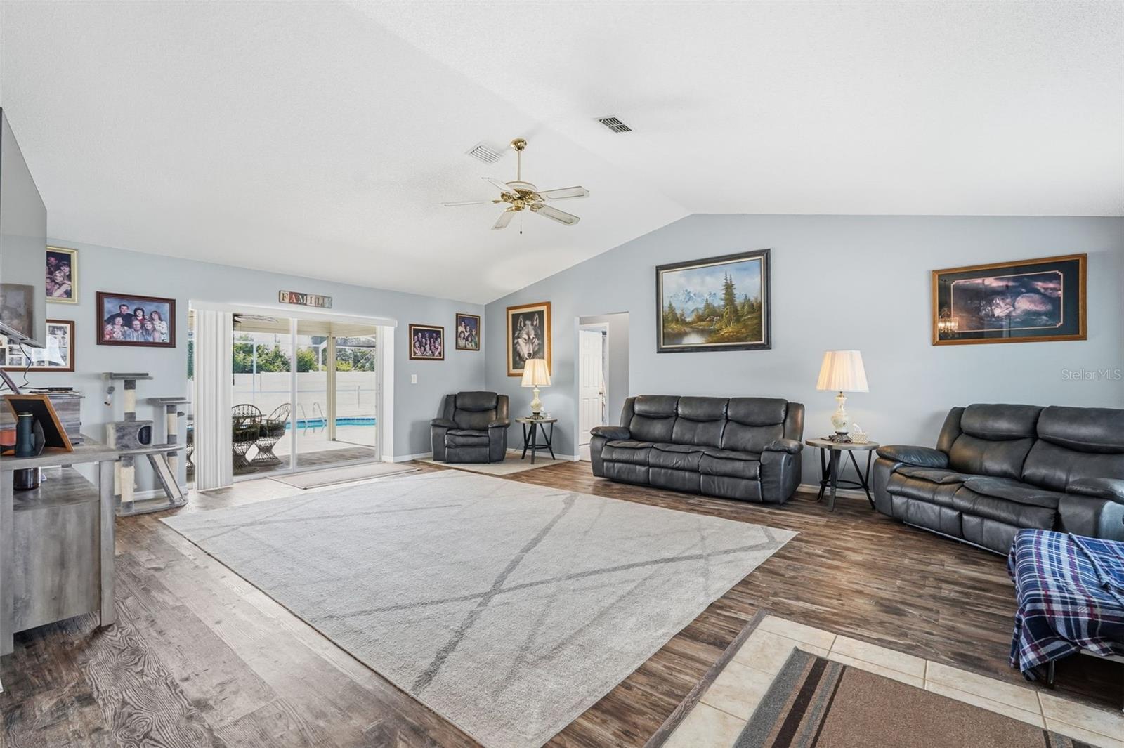 SPRING HILL - Residential