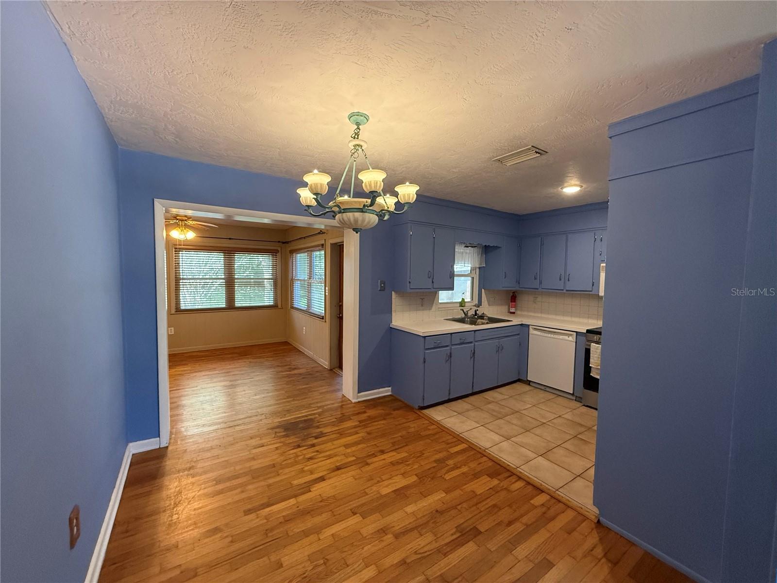 LAND O LAKES ACRES - Residential Lease