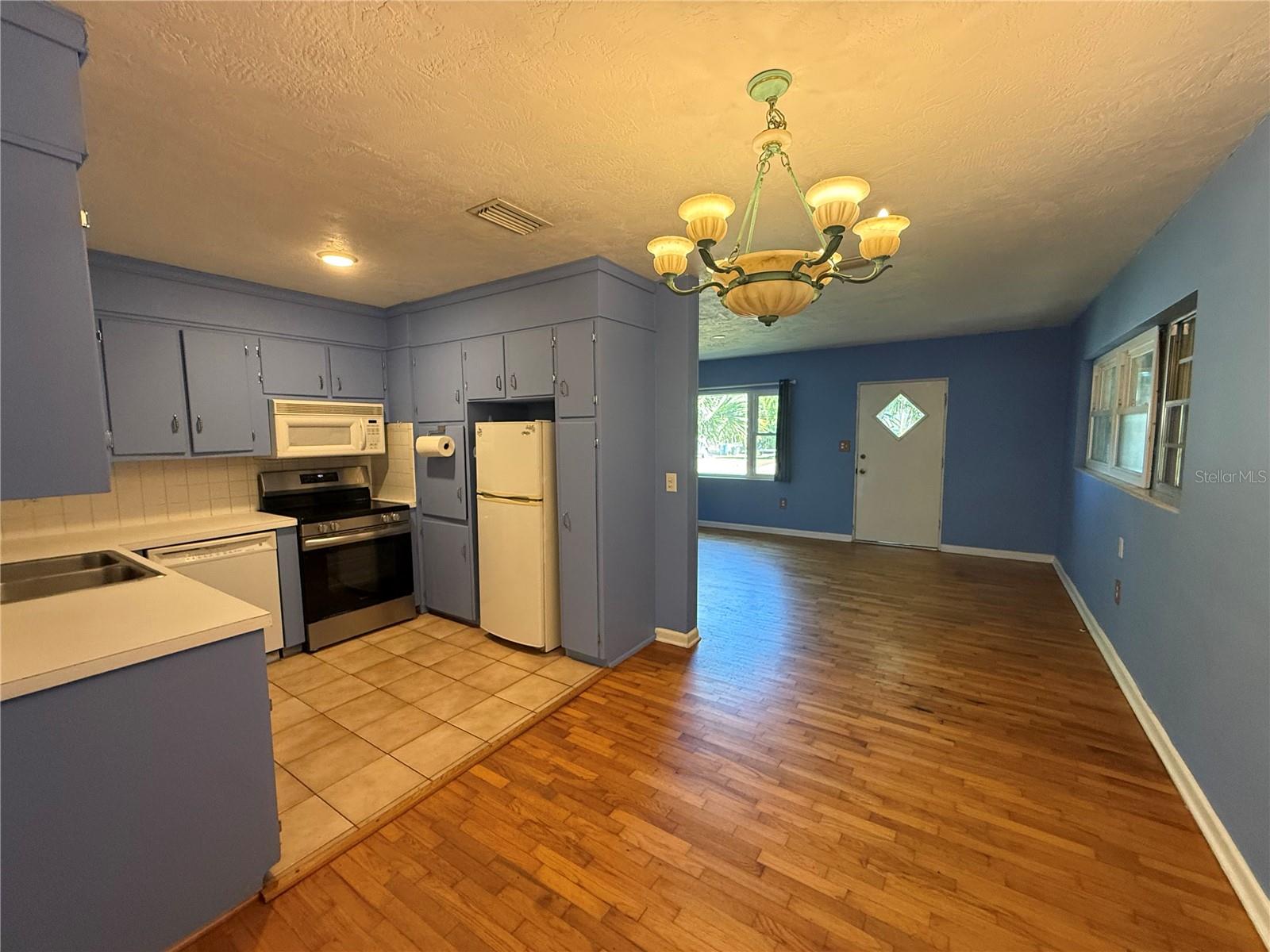 LAND O LAKES ACRES - Residential Lease