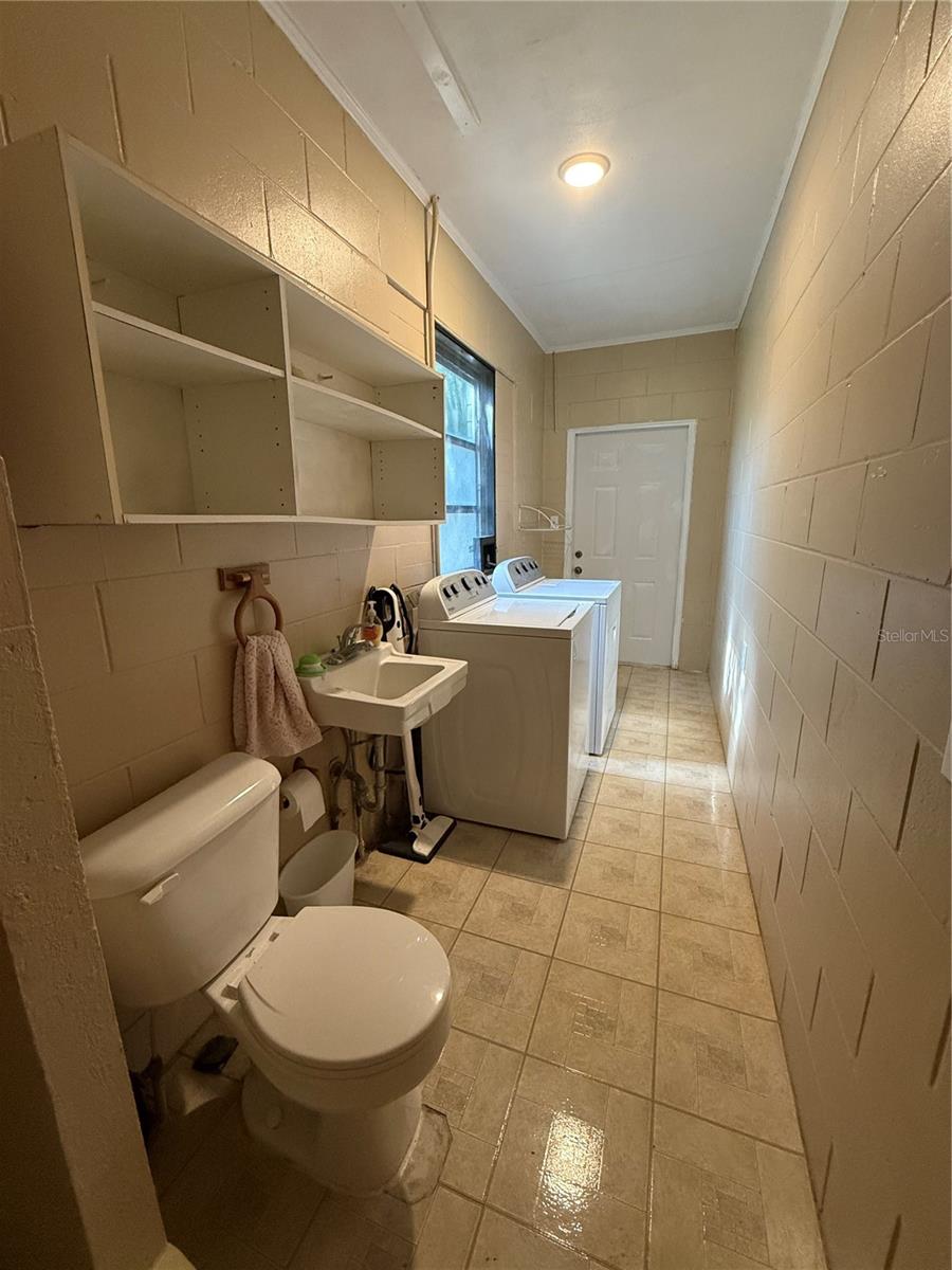 LAND O LAKES ACRES - Residential Lease