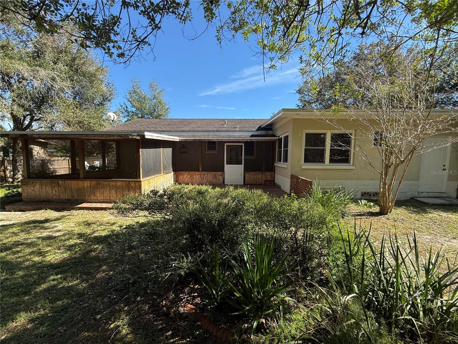 LAND O LAKES ACRES - Residential Lease