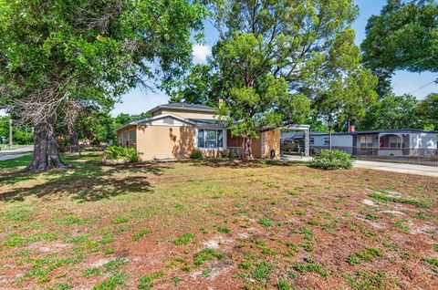 825 W WHATLEY PLACE TAMPA FL 33604