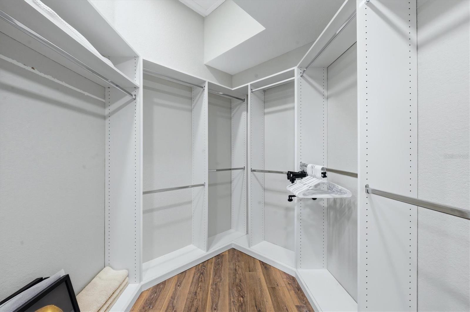 RIVERWOOD - Residential