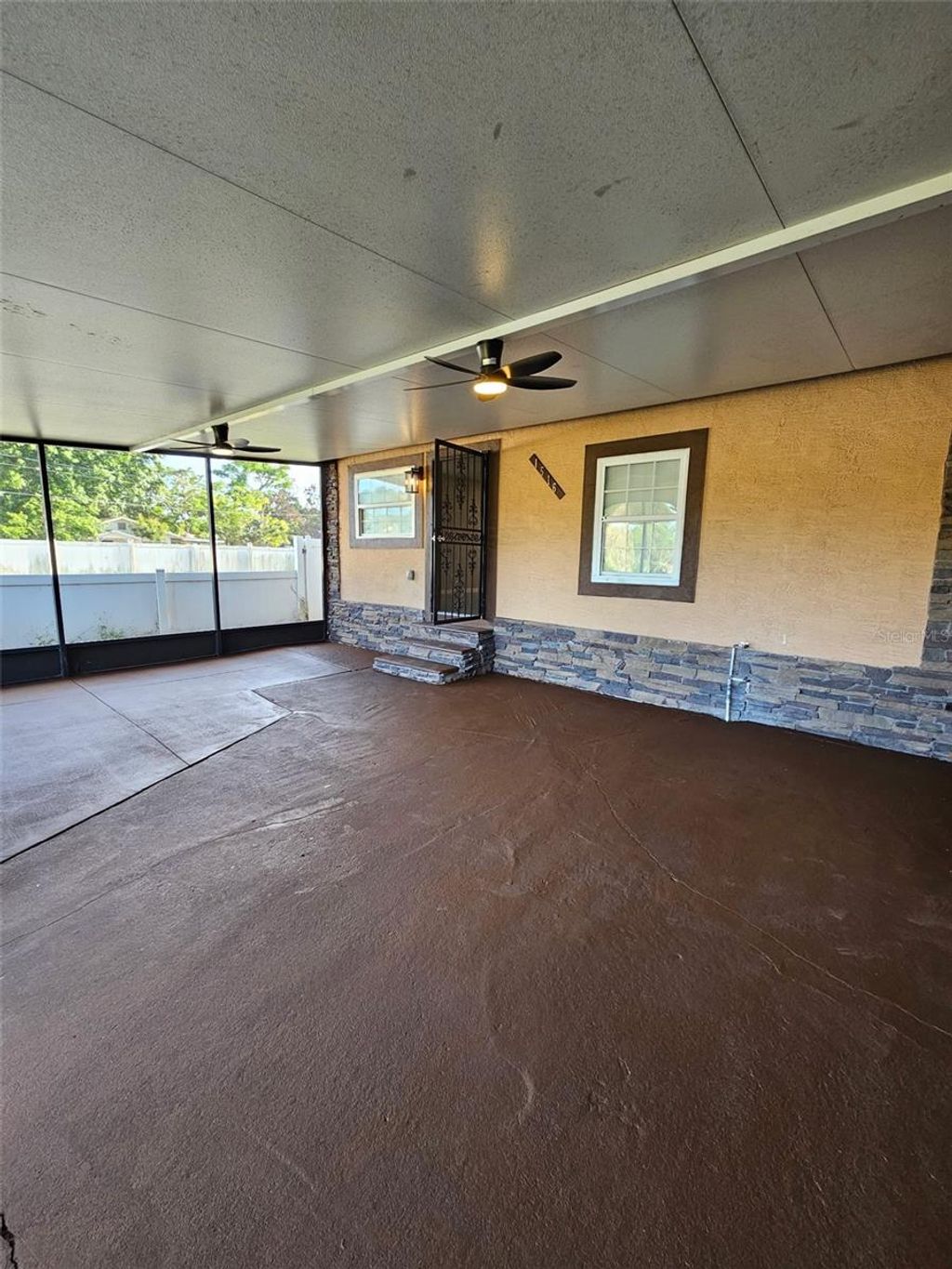 Photo of 1516 S Lee Avenue, Orlando, FL 32805 (MLS # O6402453)