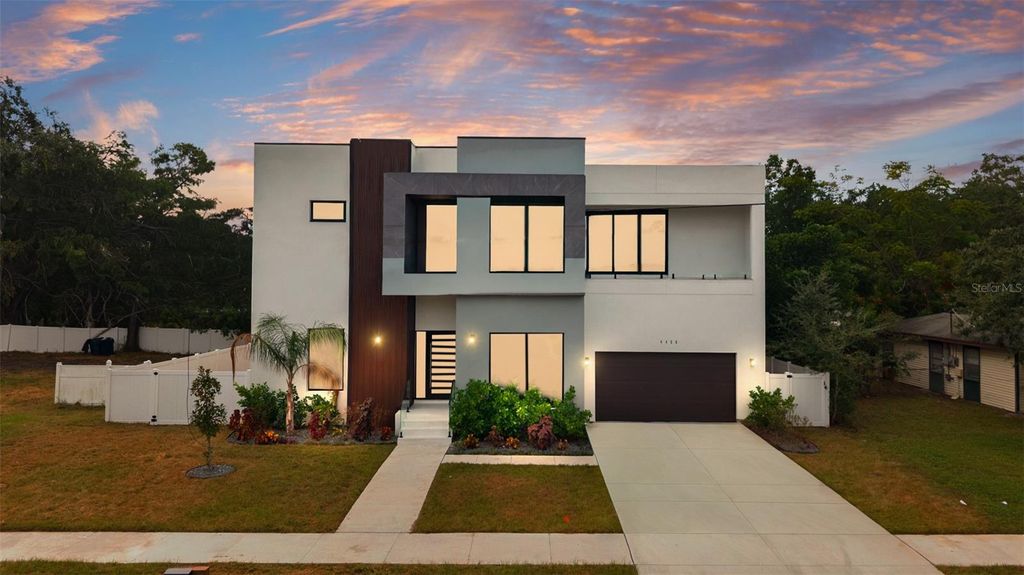 Photo of 4426 W Euclid Avenue, Tampa, FL 33629 (MLS # TB8418441)