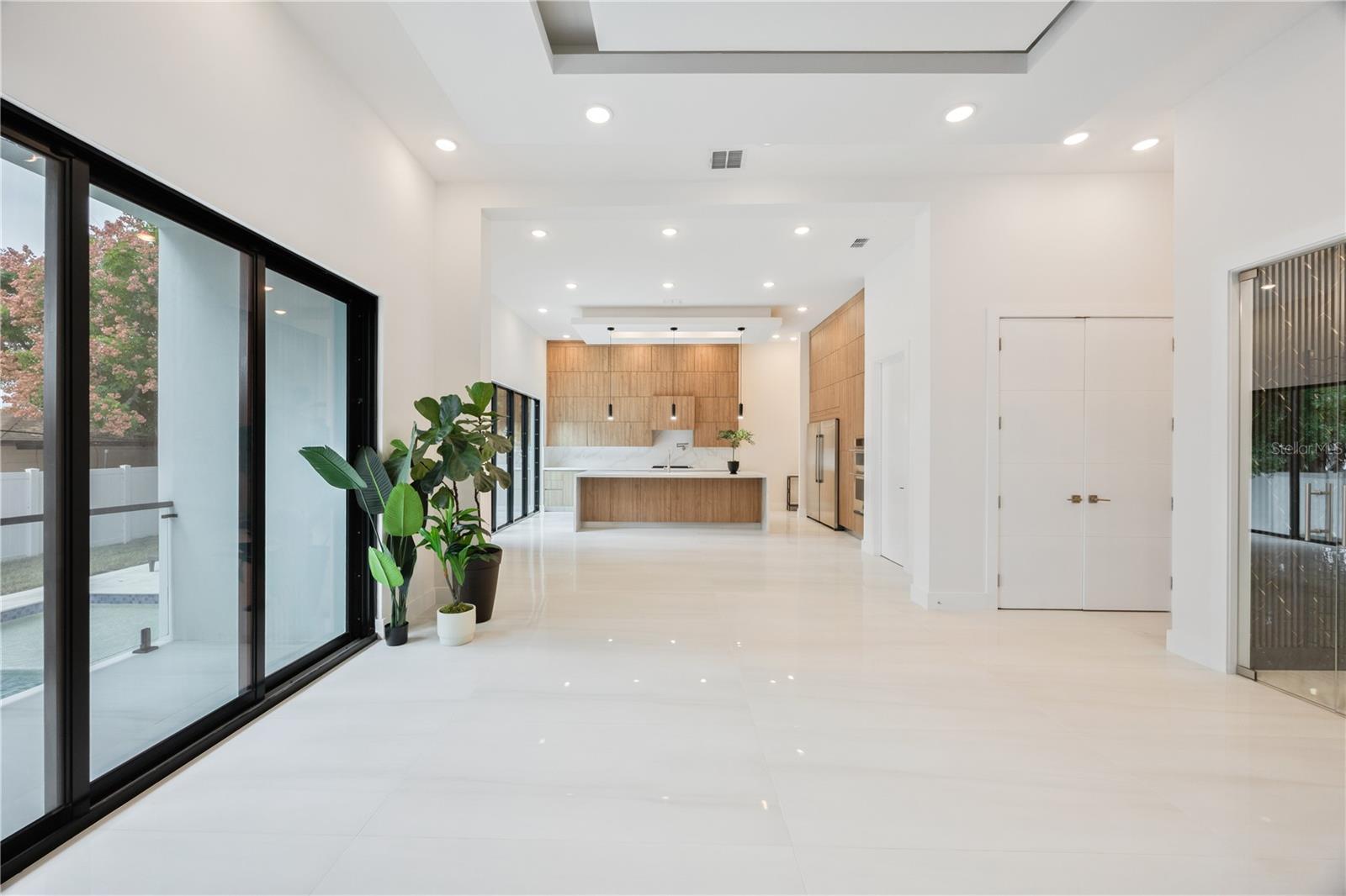 4426 W EUCLID AVENUE