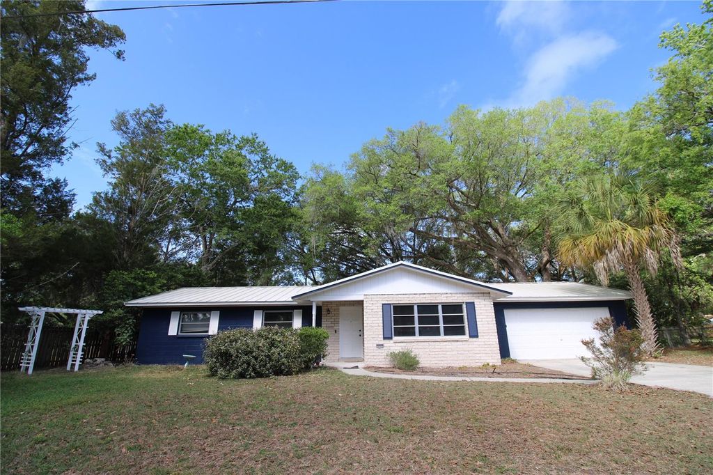 Photo of 4628 NW 40th Terrace, Gainesville, FL 32606 (MLS # GC539150)