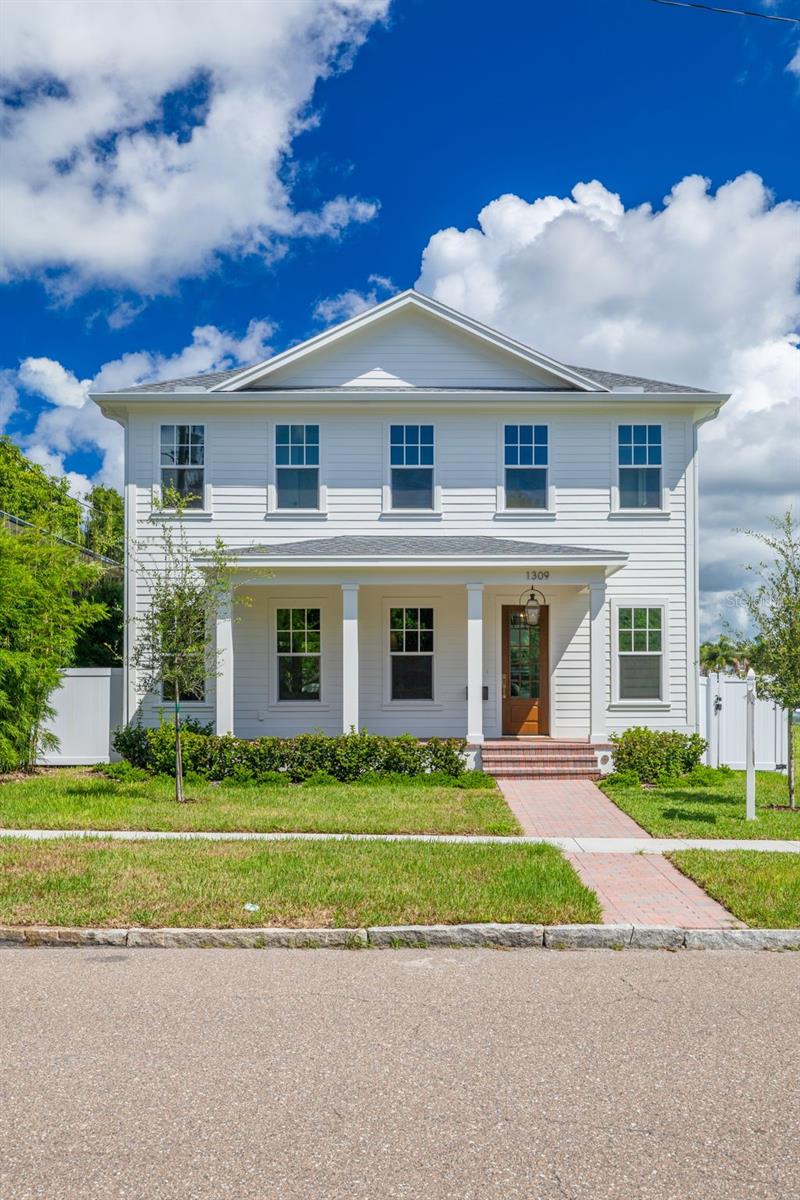 Photo of 1309 17th Avenue N, St Petersburg, FL 33704 (MLS # TB8546711)