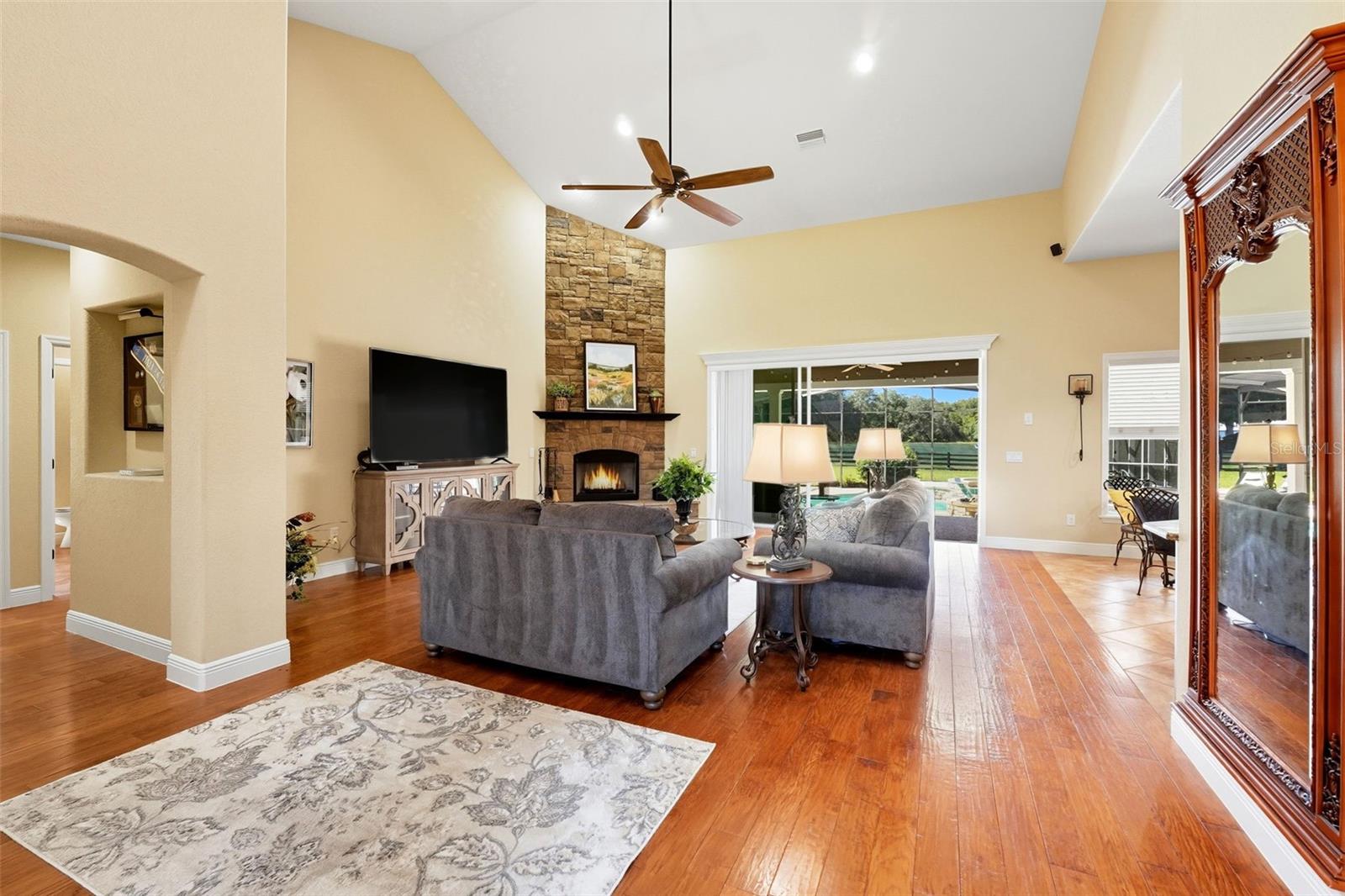 OAKRIDGE - Residential