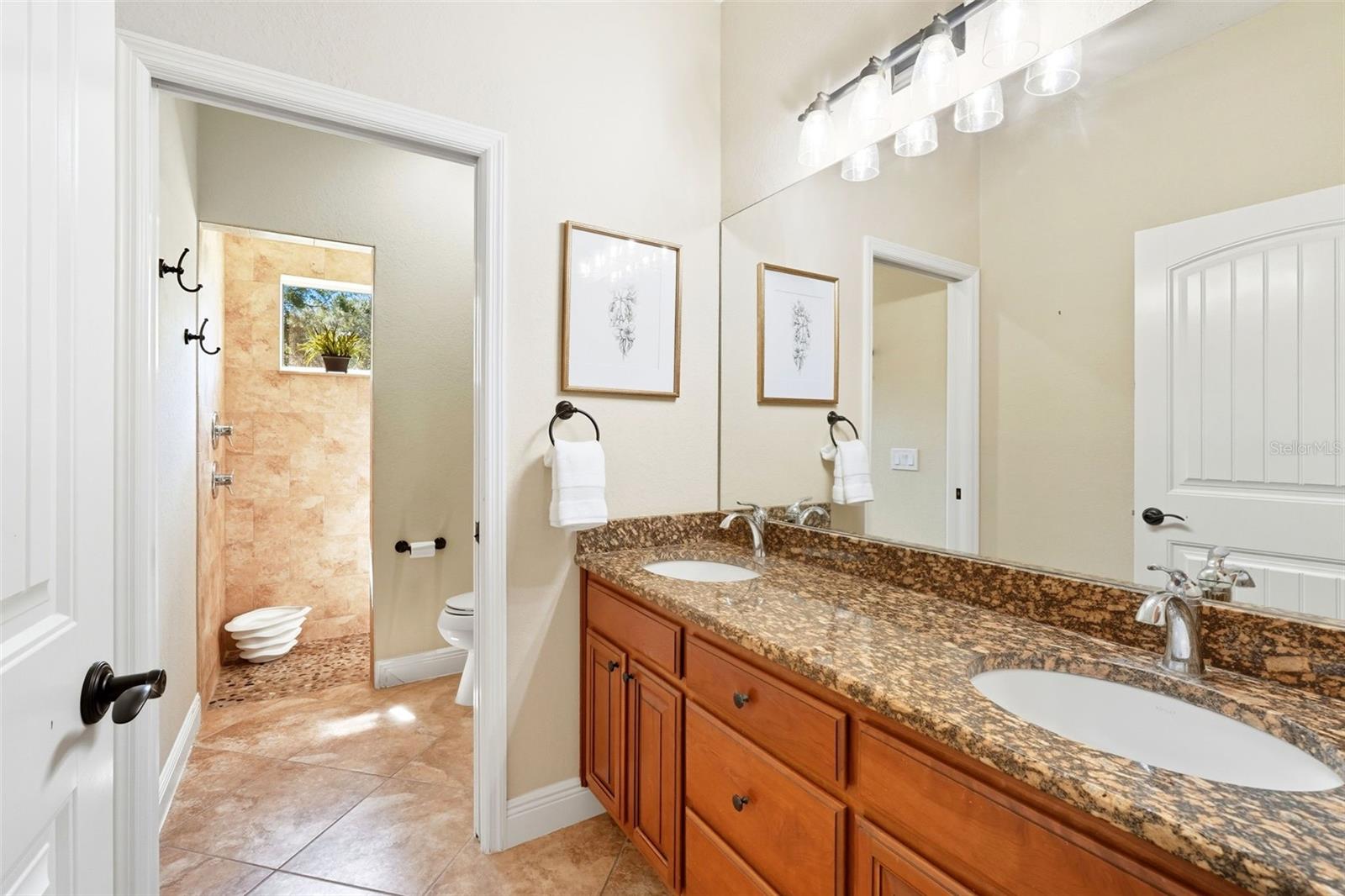 OAKRIDGE - Residential