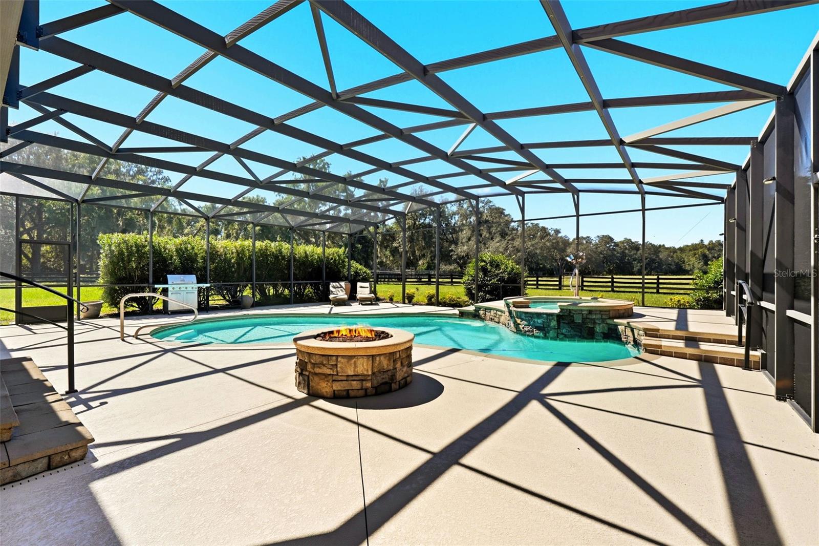 OAKRIDGE - Residential