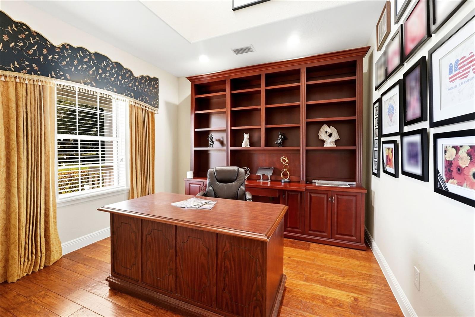 OAKRIDGE - Residential