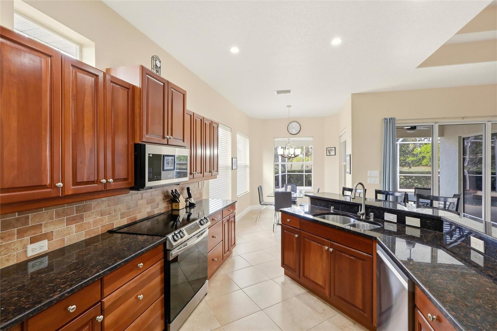 508 FALLBROOK DRIVE
