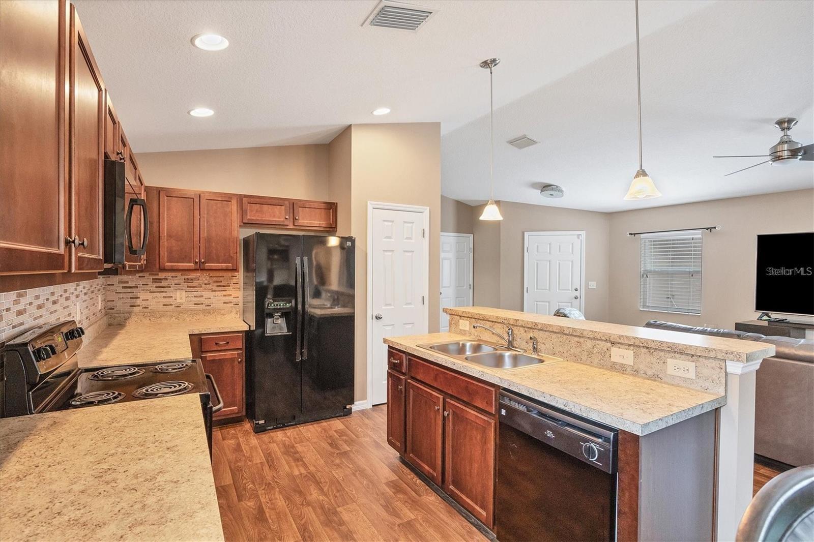 CORTEZ LANDINGS - Residential