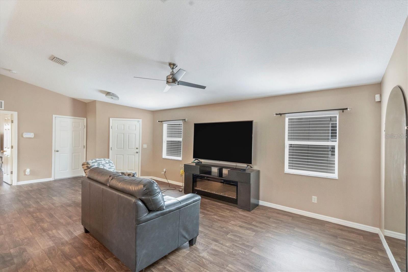 CORTEZ LANDINGS - Residential