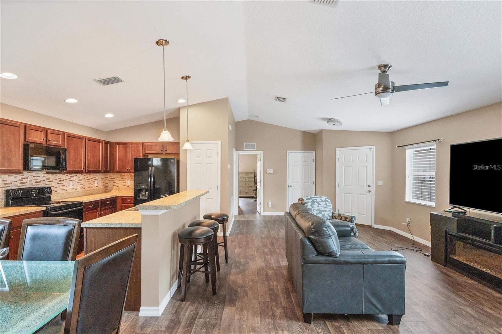 CORTEZ LANDINGS - Residential