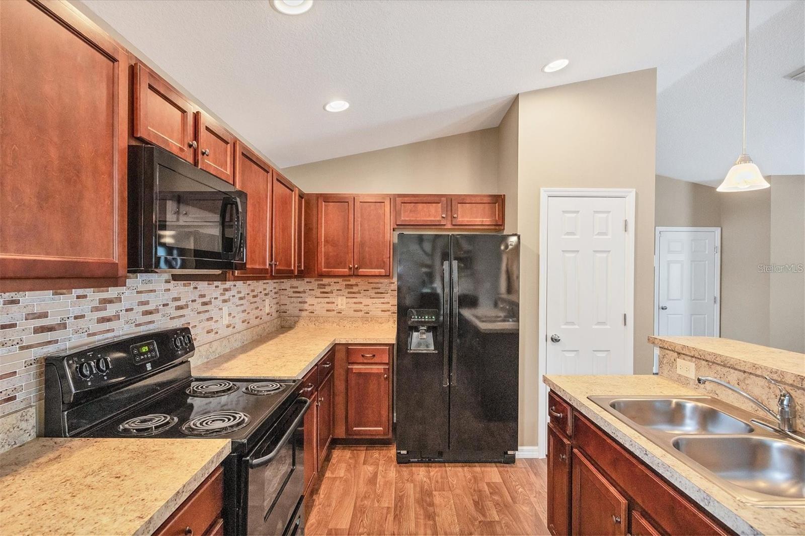 CORTEZ LANDINGS - Residential