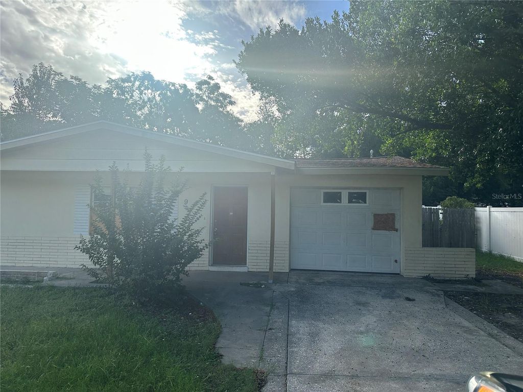 Photo of 9 S Lee Street, Beverly Hills, FL 34465 (MLS # OM712678)