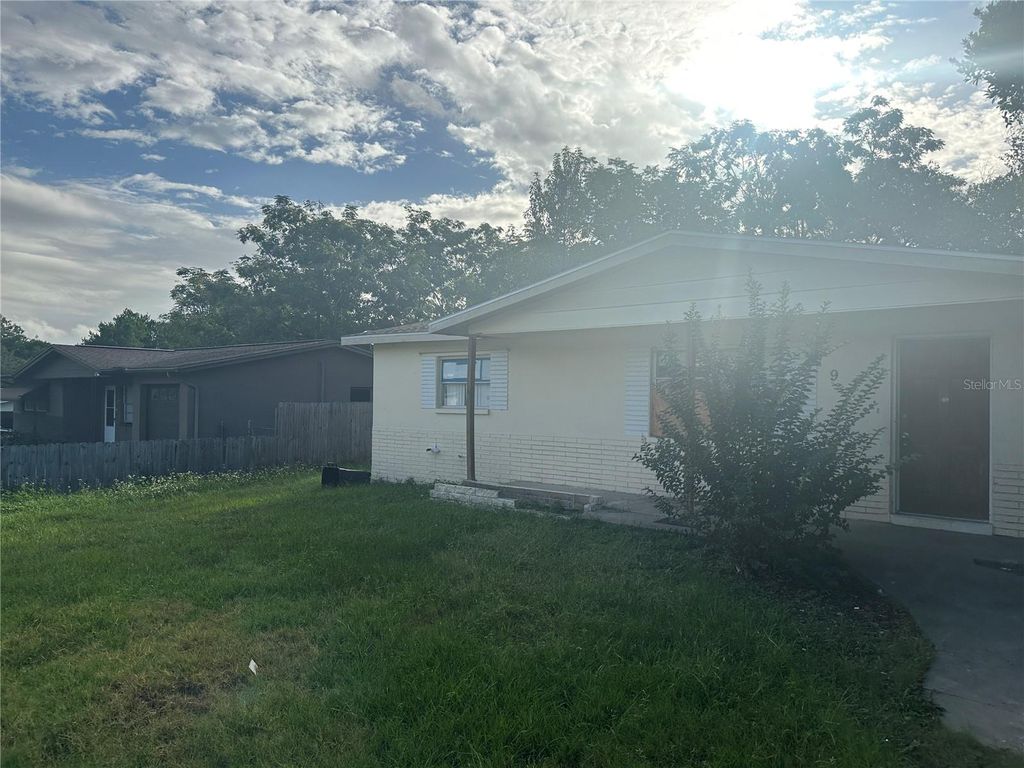 Photo of 9 S Lee Street, Beverly Hills, FL 34465 (MLS # OM712678)