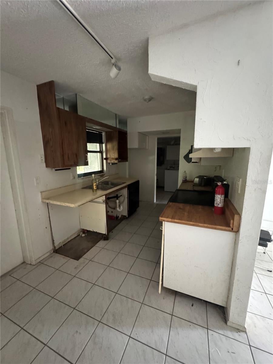3896 HAWKEYE CIRCLE