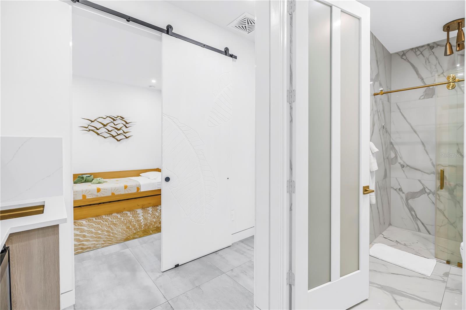 PENGUIN CABANA SUB - Residential