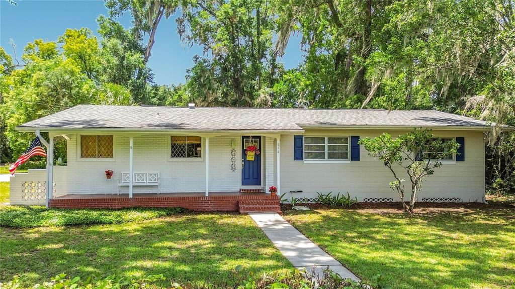 Photo of 848 SE 23rd Street, Ocala, FL 34471 (MLS # OM726077)