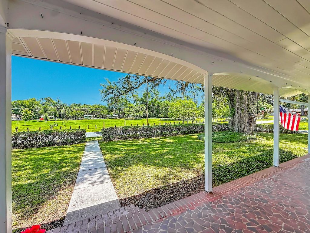 Photo of 848 SE 23rd Street, Ocala, FL 34471 (MLS # OM726077)