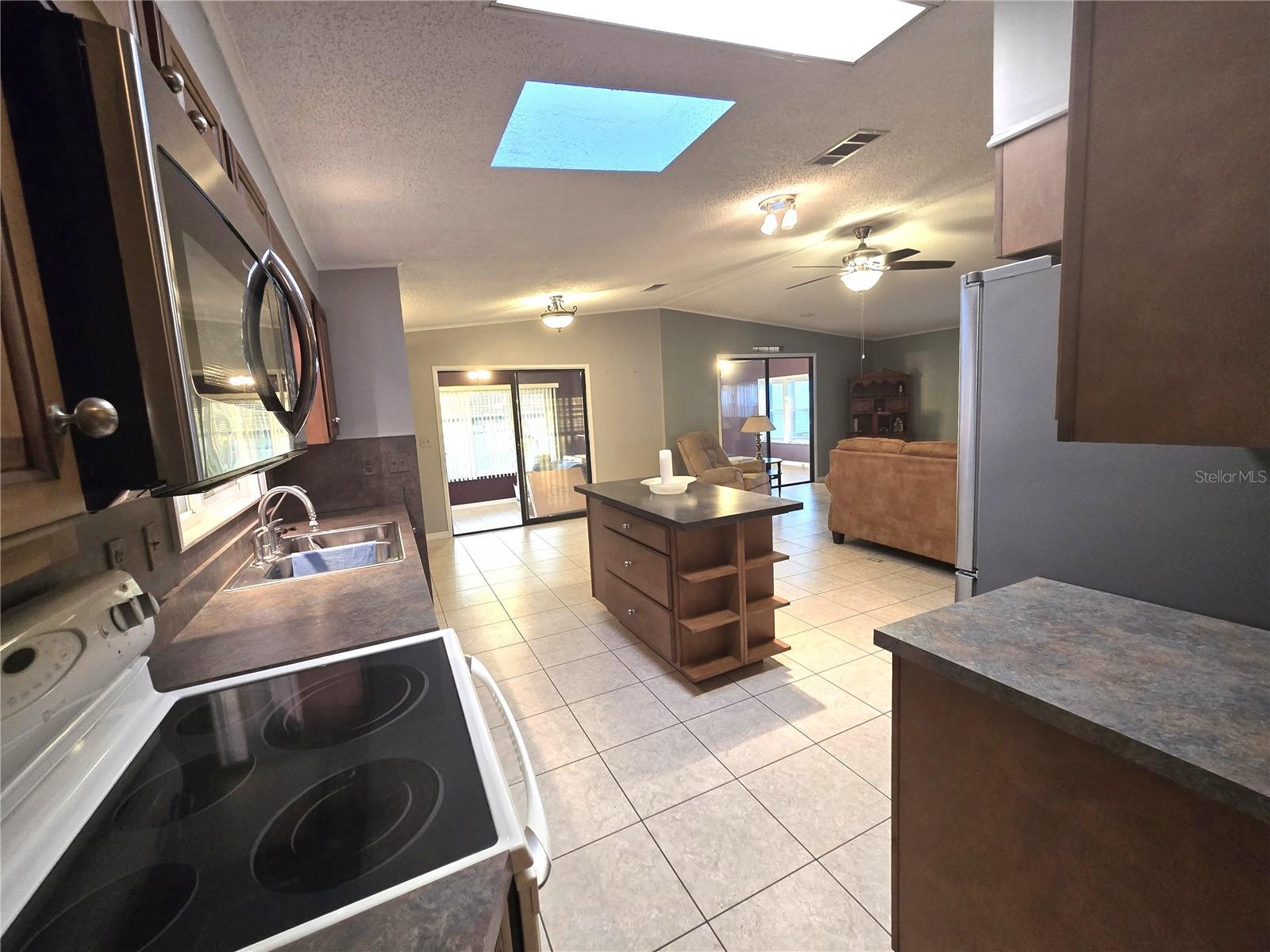 SWEETWATER GOLF & TENNIS CLUB ADD 01 - Residential