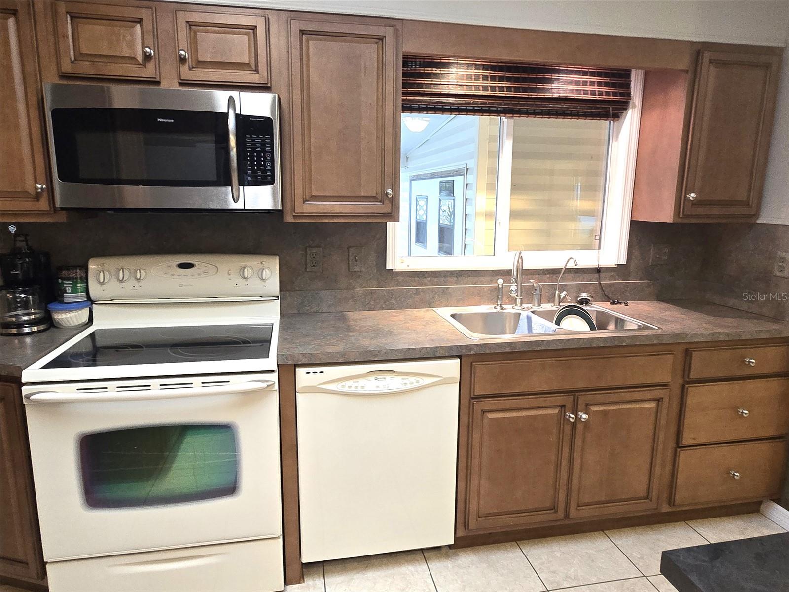 SWEETWATER GOLF & TENNIS CLUB ADD 01 - Residential