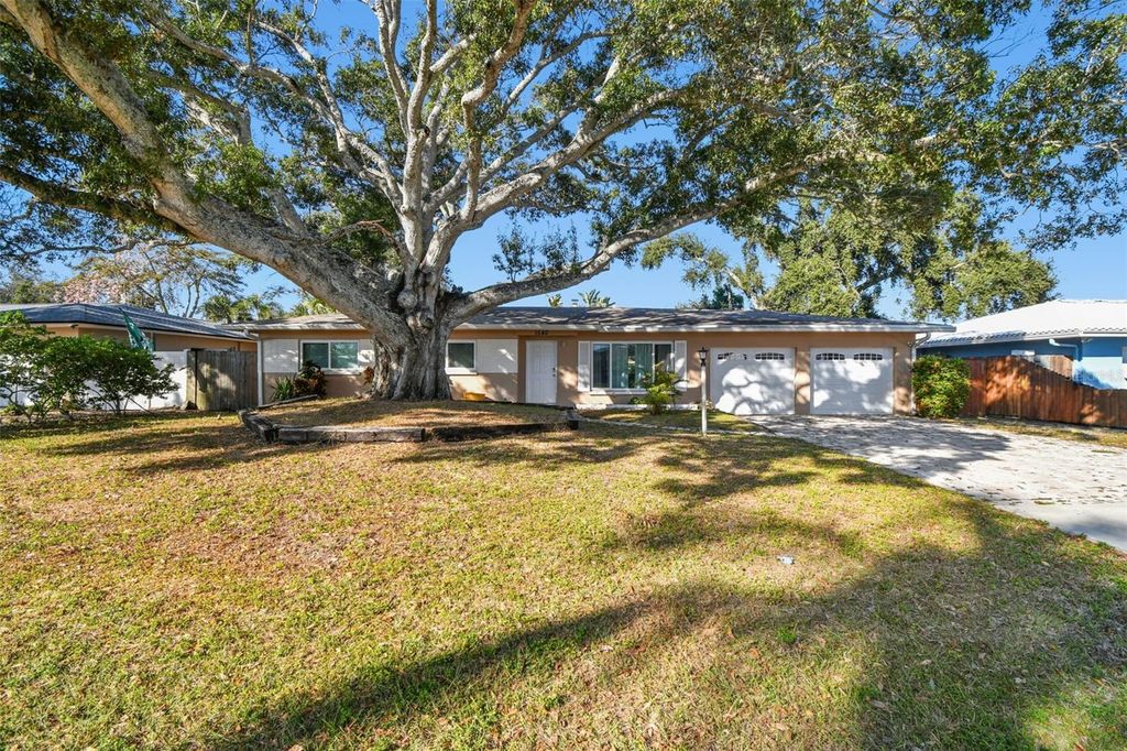 Photo of 1540 Lime Street, Clearwater, FL 33756 (MLS # W7880727)