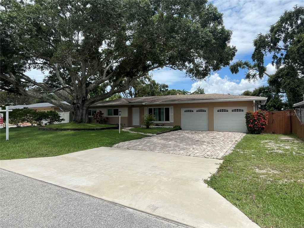 Photo of 1540 Lime Street, Clearwater, FL 33756 (MLS # W7880727)