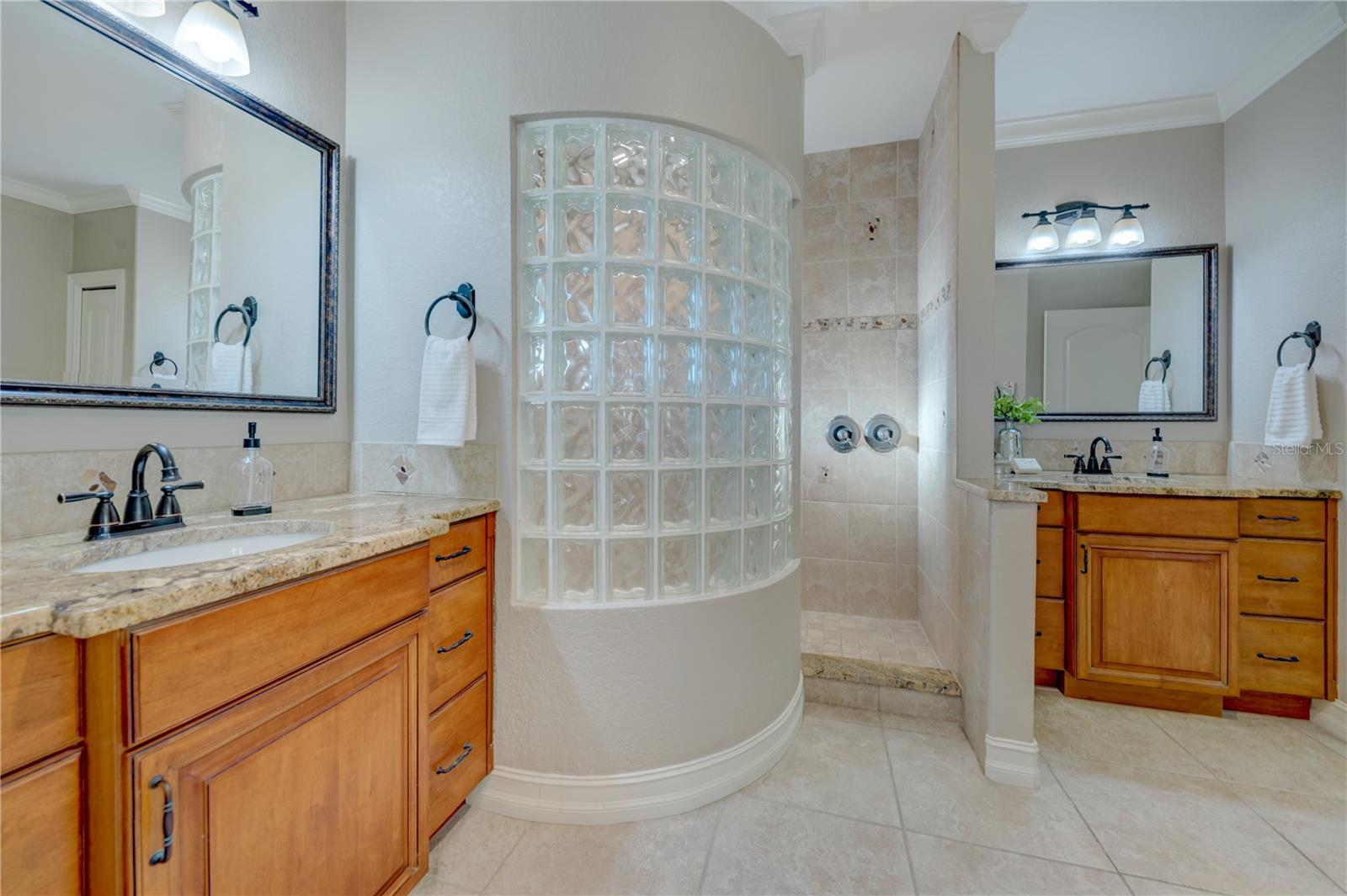 HARBOR VIEW VILLAS - Residential