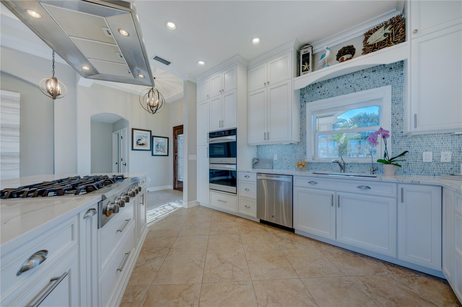 HARBOR VIEW VILLAS - Residential