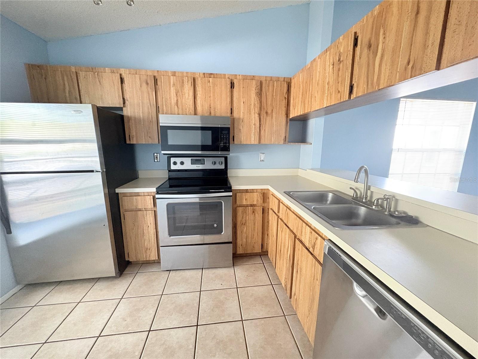 BELLE OAK VILLAS - Residential Lease