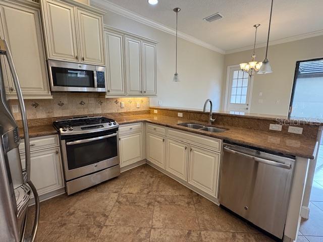 LAKESIDE VILLAGE TWNHMS - Residential Lease