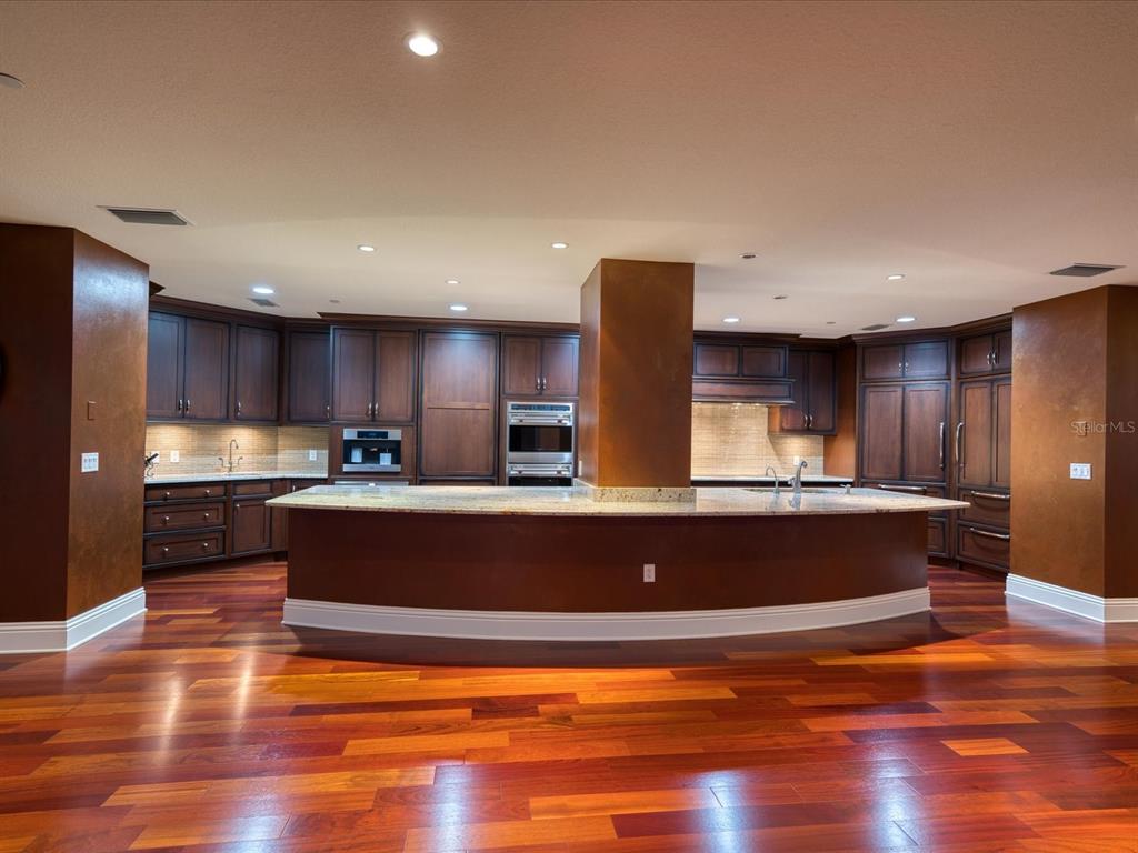 OVATION CONDO - Residential