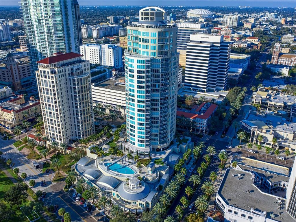 OVATION CONDO - Residential