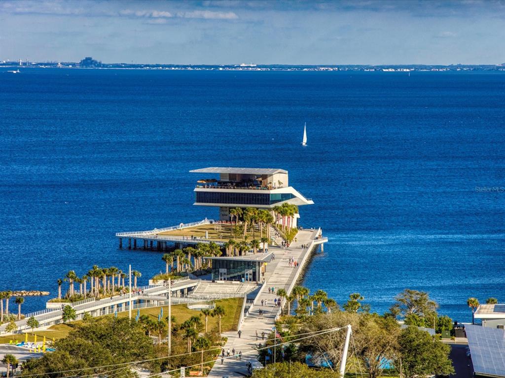 OVATION CONDO - Residential